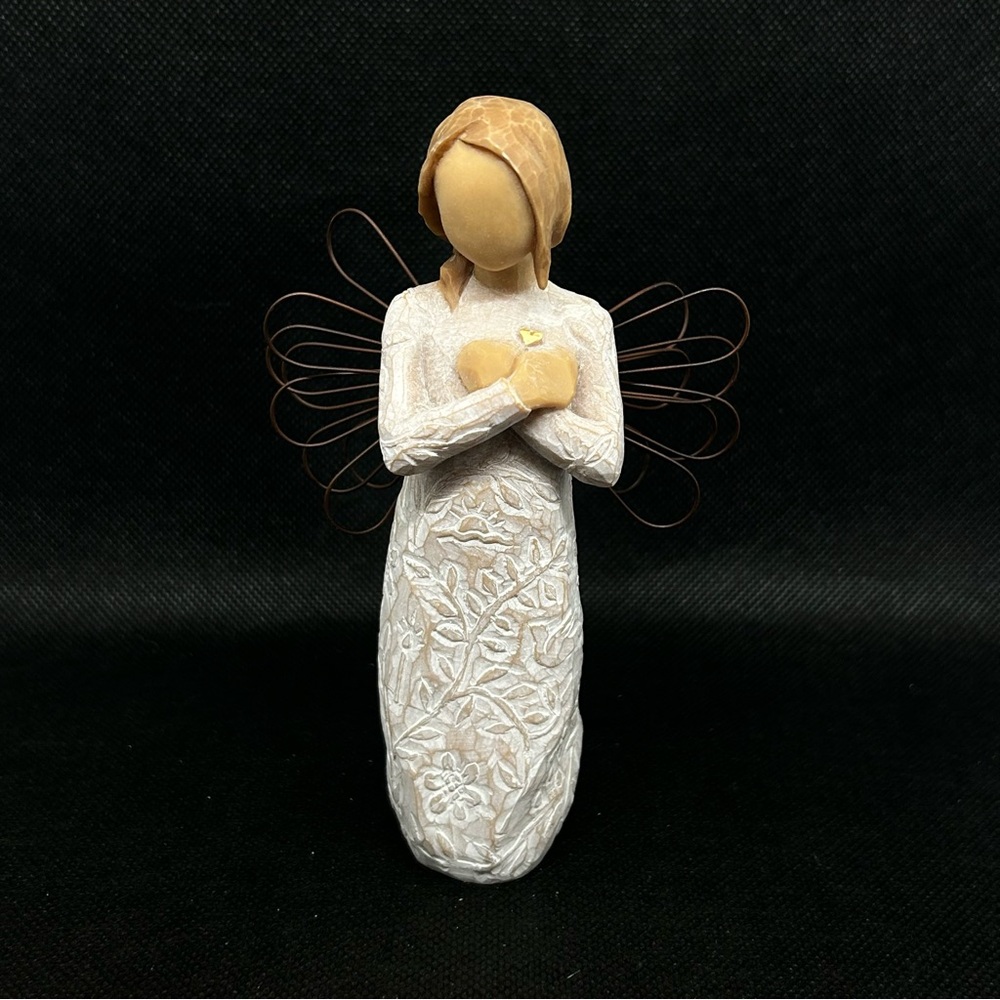 New in box Retired Willow Tree Remembrance figurine